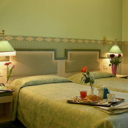 Buenos Aires Hotel Milan Bagian luar foto