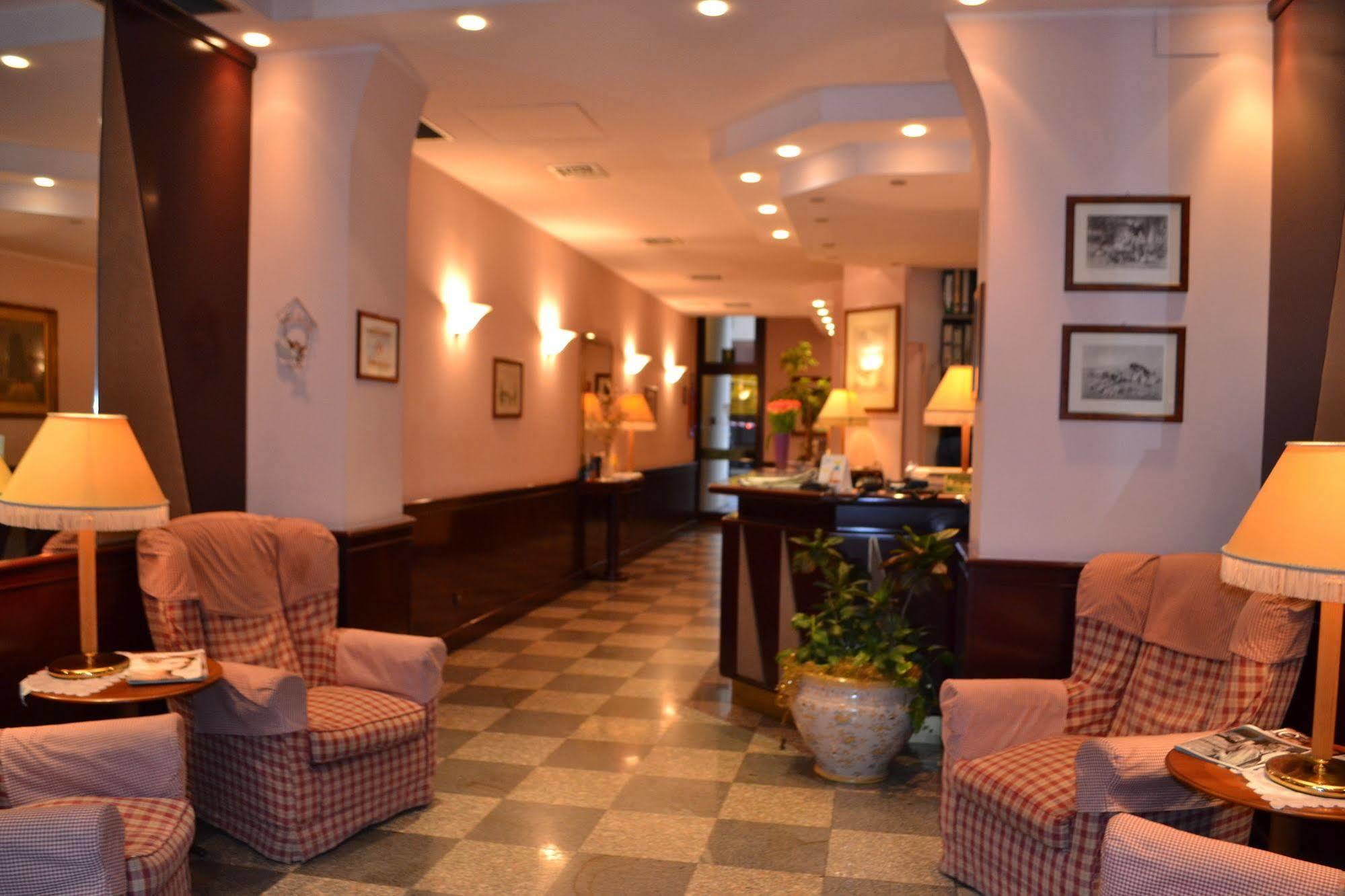 Buenos Aires Hotel Milan Bagian luar foto