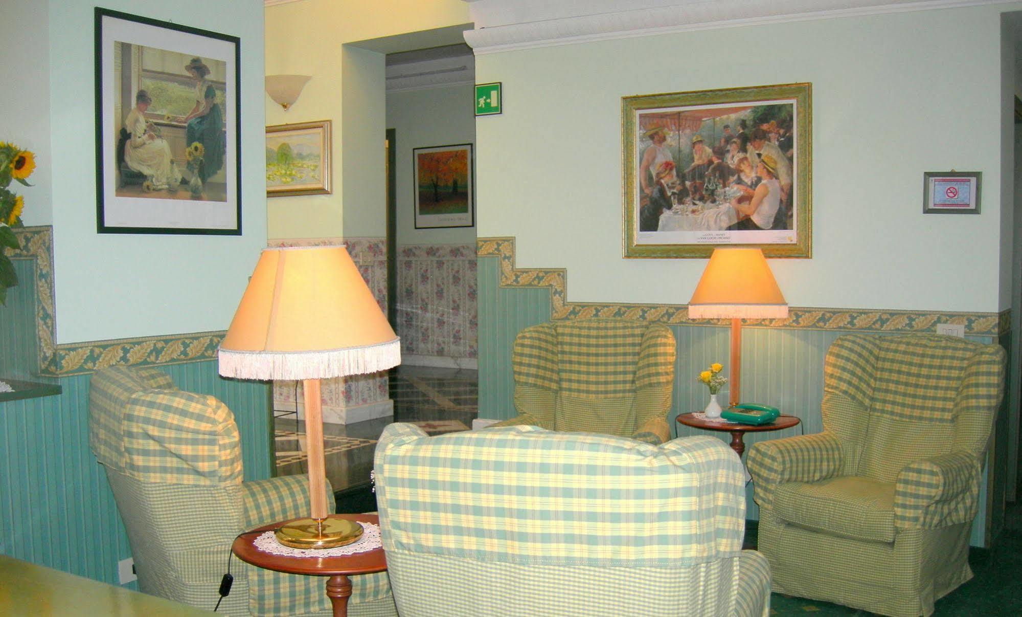 Buenos Aires Hotel Milan Bagian luar foto