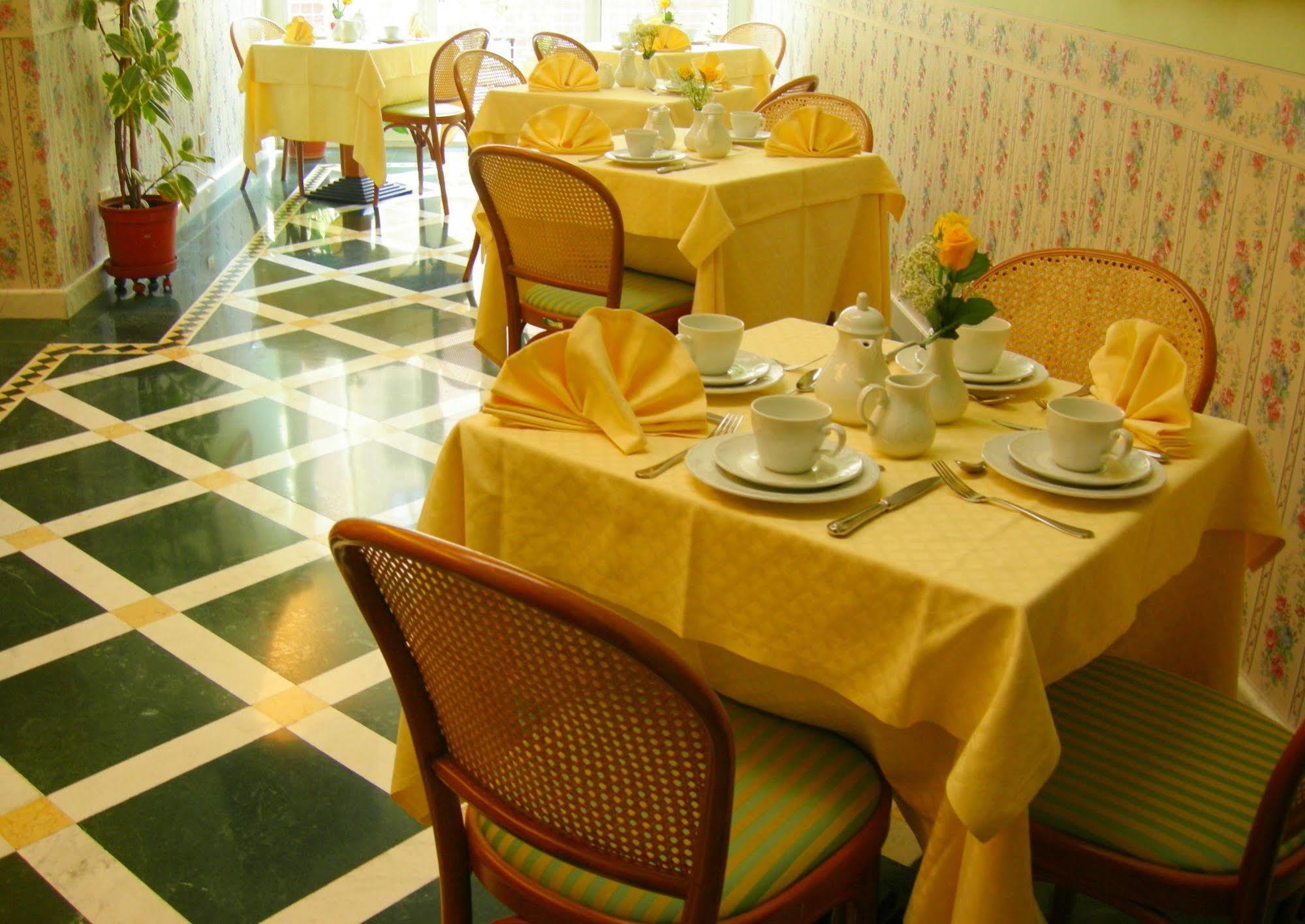 Buenos Aires Hotel Milan Bagian luar foto