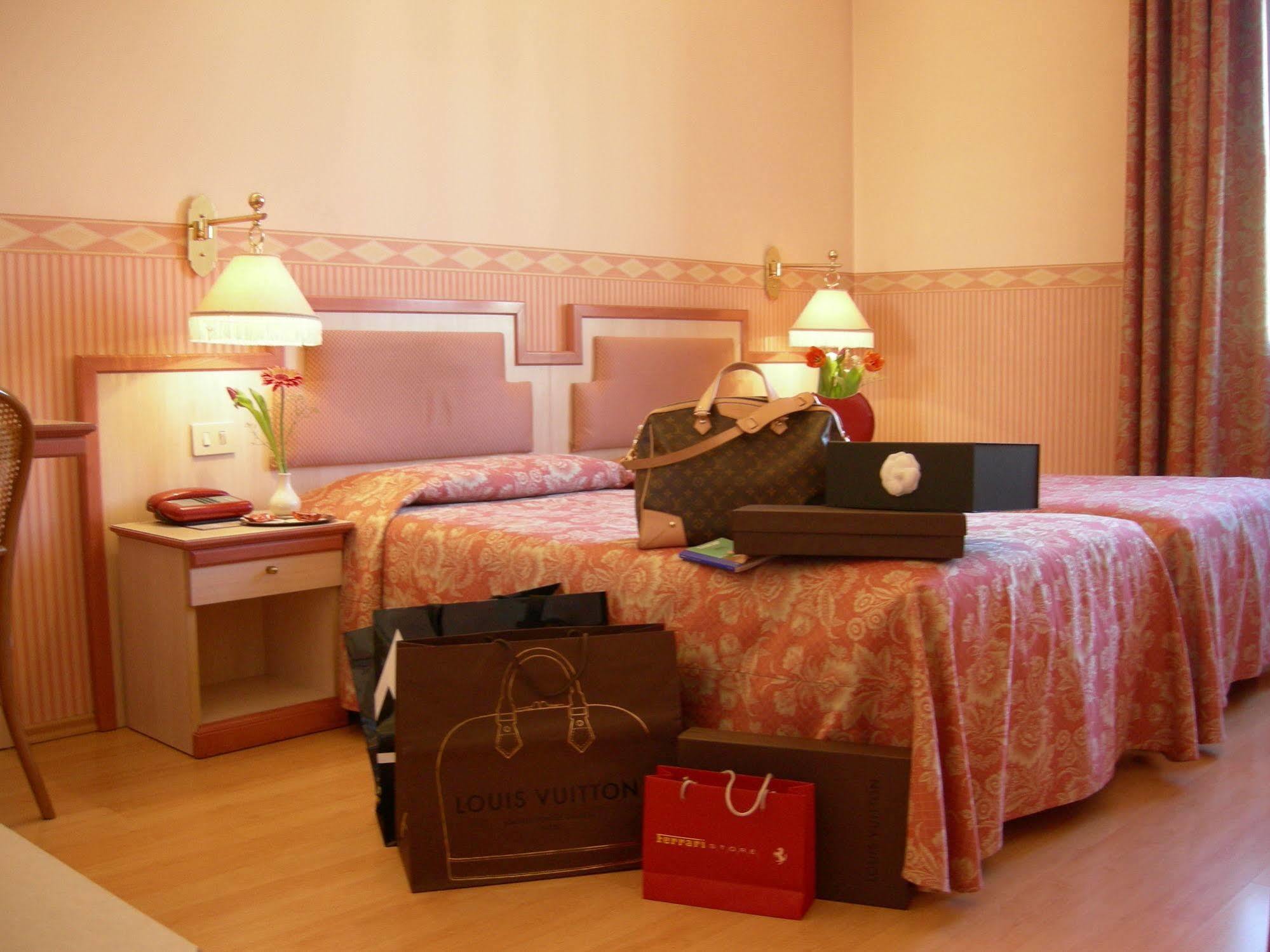 Buenos Aires Hotel Milan Bagian luar foto
